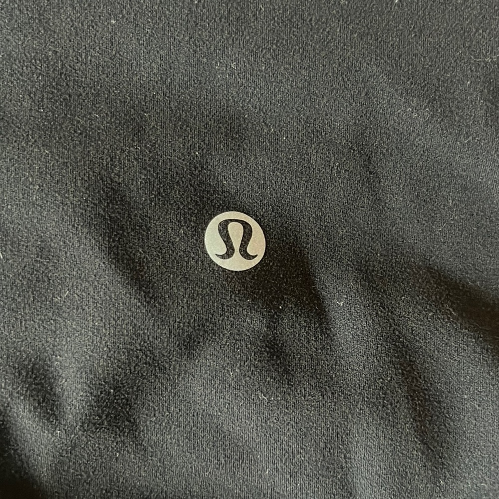 Lululemon align leggings  size 8 / length 28 leggings / smoke free home